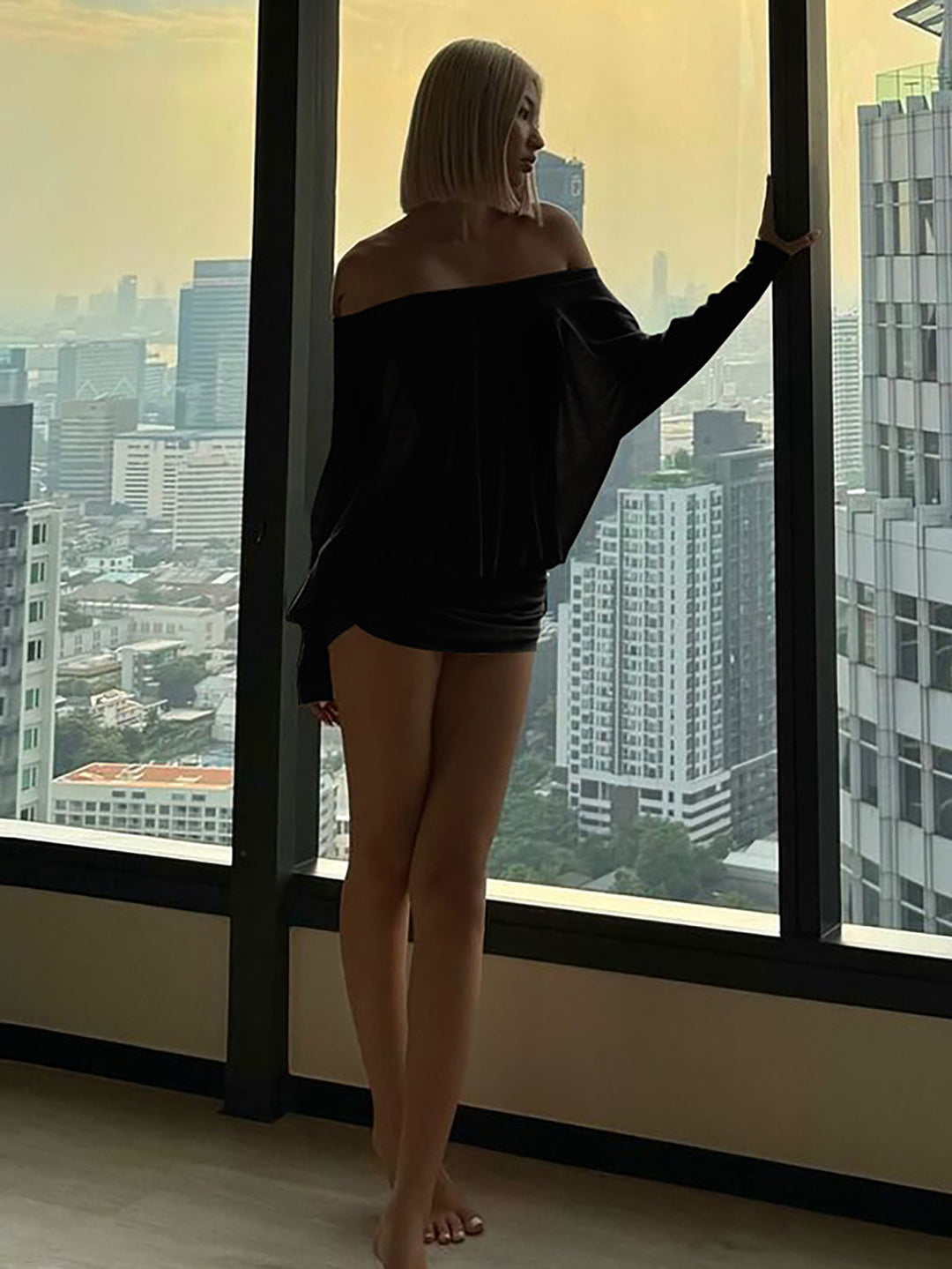 Off-the-shoulder bodycon dress