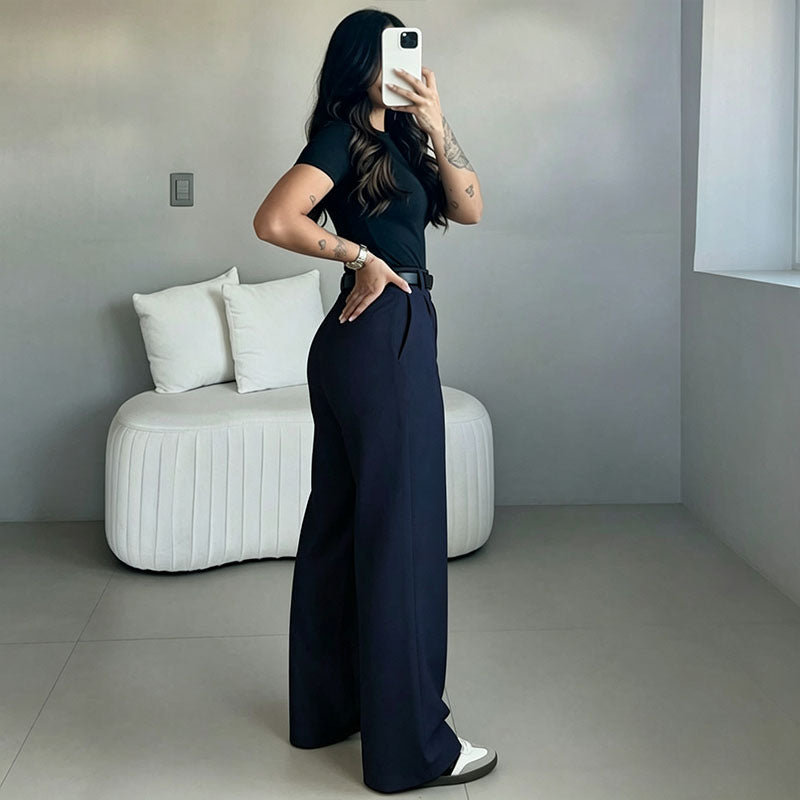 Straight-leg suit trousers with a fluid drape
