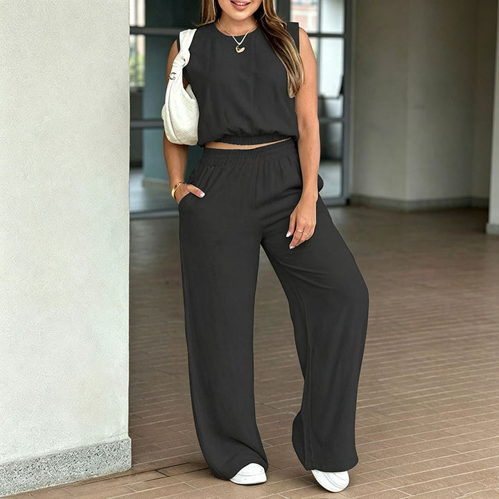 Sleeveless T-shirt and trousers casual set
