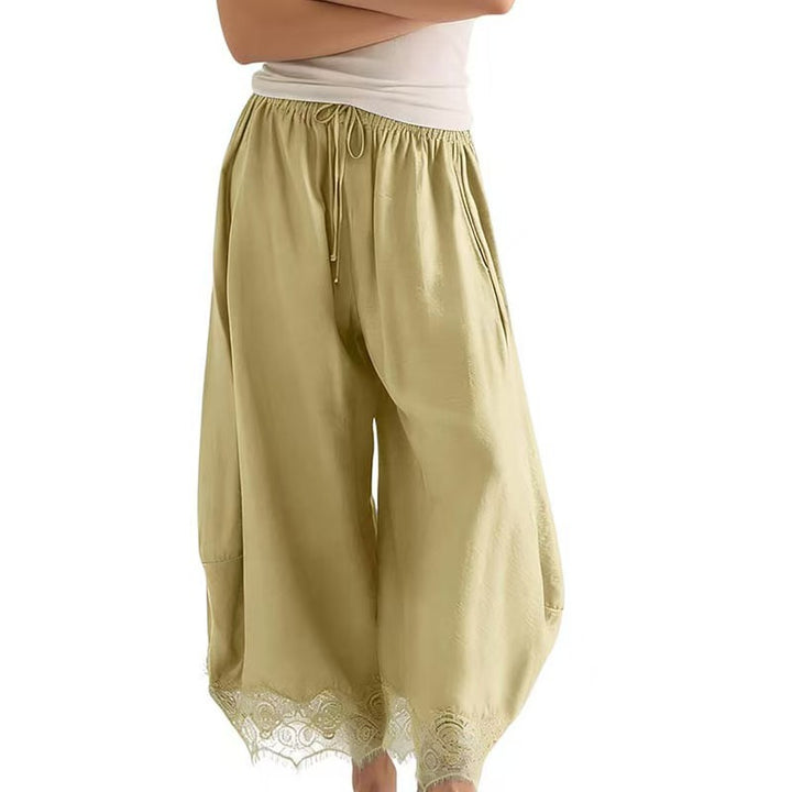 Lace-hemmed curved pants
