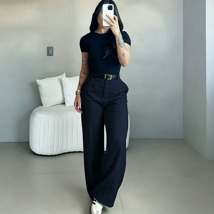 Straight-leg suit trousers with a fluid drape