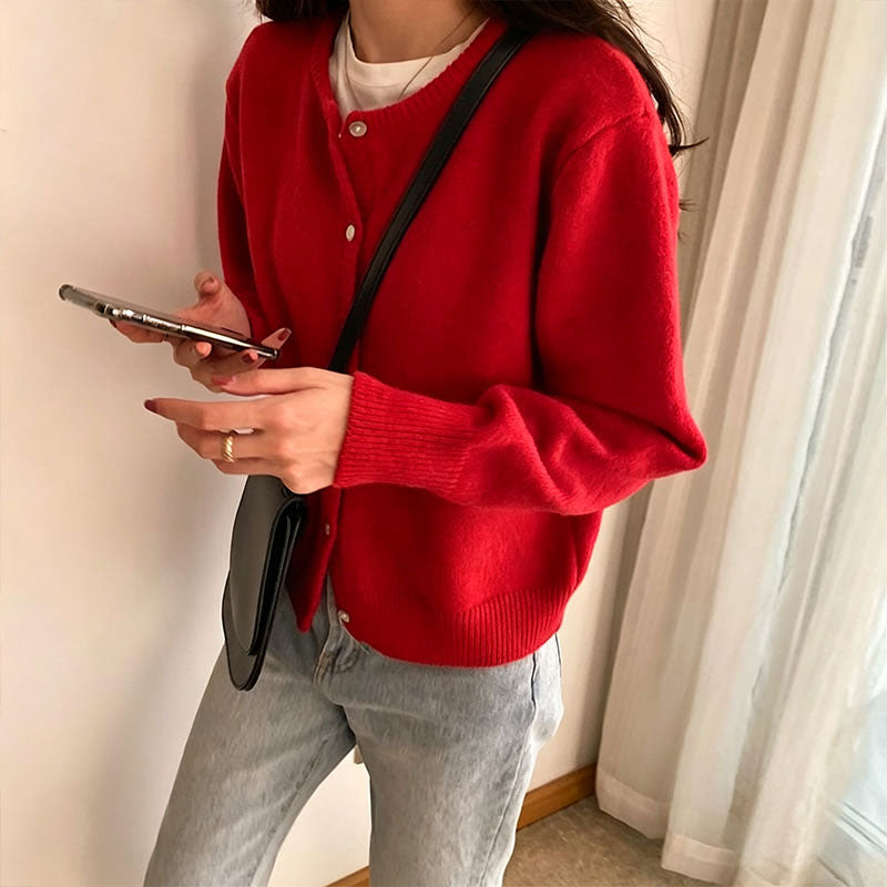 Minimalist long-sleeve knit cardigan