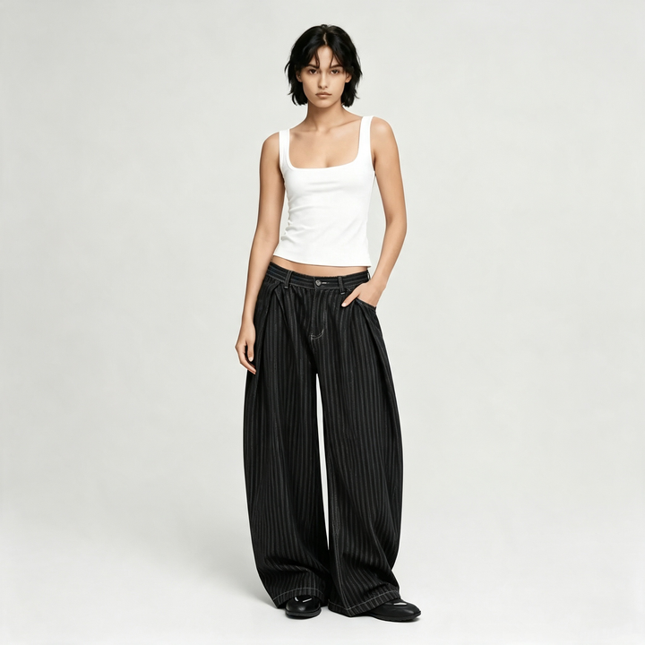 Pin striped loose-fitting lantern pants