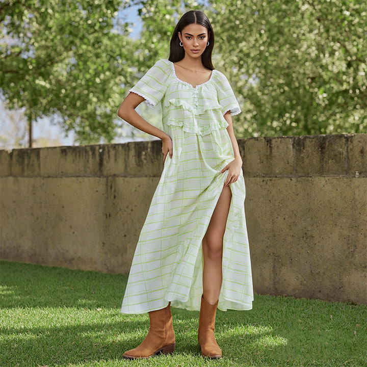 Striped backless maxi dress with a fresh and clean style