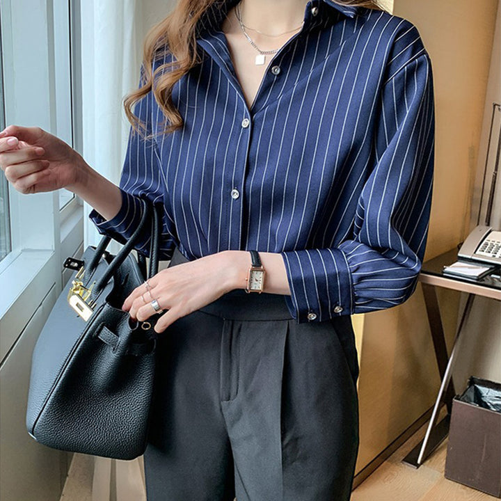 Retro-style collared striped long-sleeved shirt