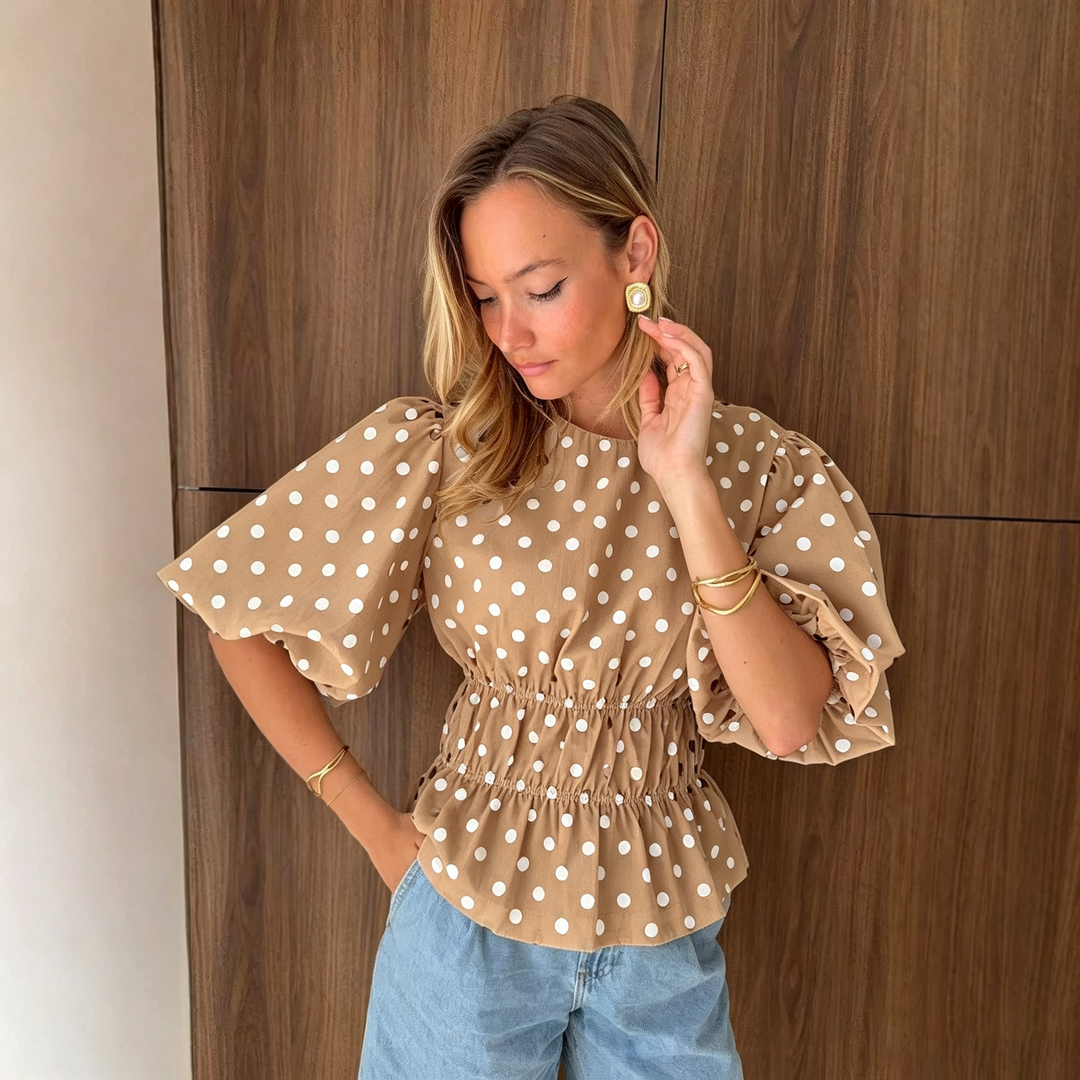 Polka dot fitted short-sleeved top