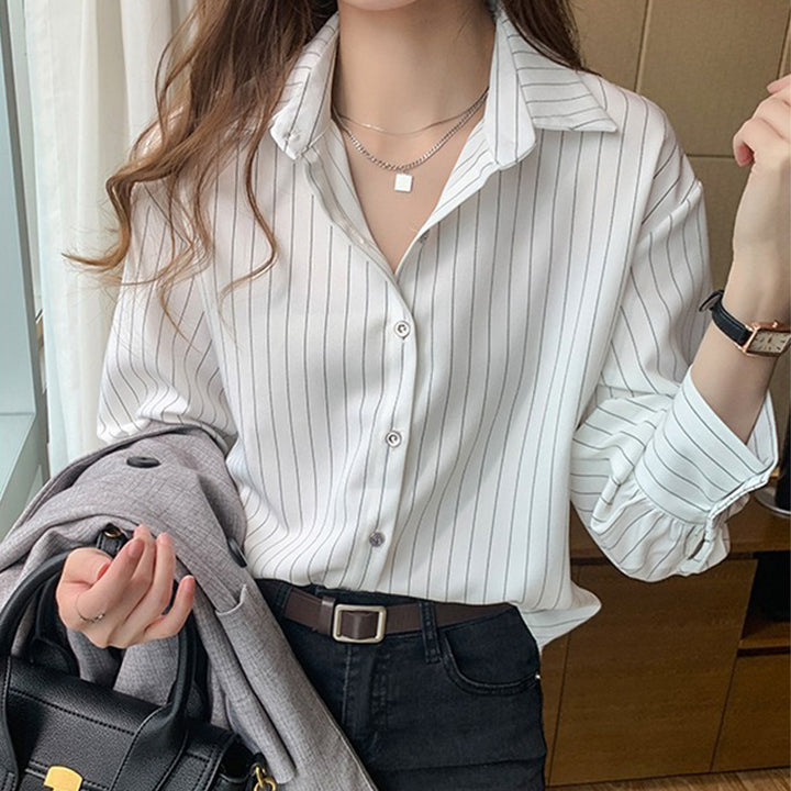 Retro-style collared striped long-sleeved shirt