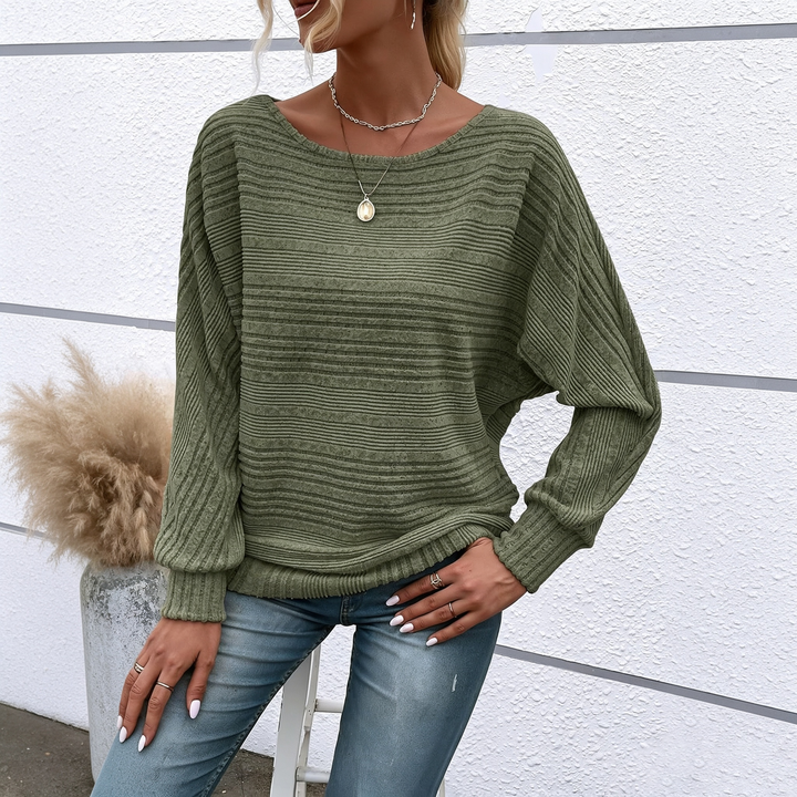 Casual loose-fit knit pullover