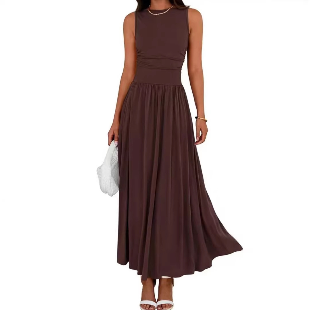 Round neck, side pleats, high-waisted maxi dress