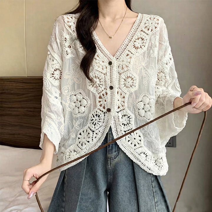 Bohemian-style V-neck cardigan with three-quarter sleeves