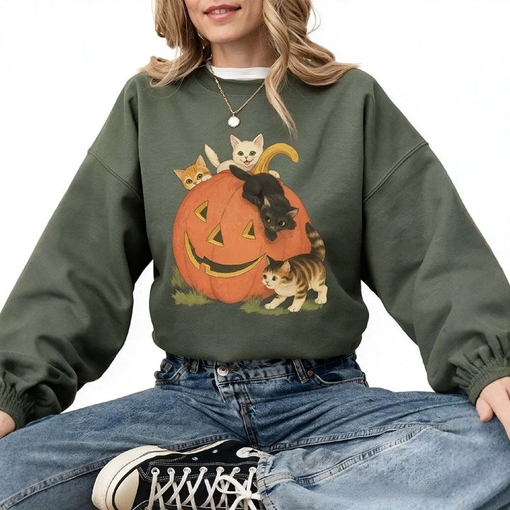 Vintage Halloween Cat Print Crewneck Sweatshirt