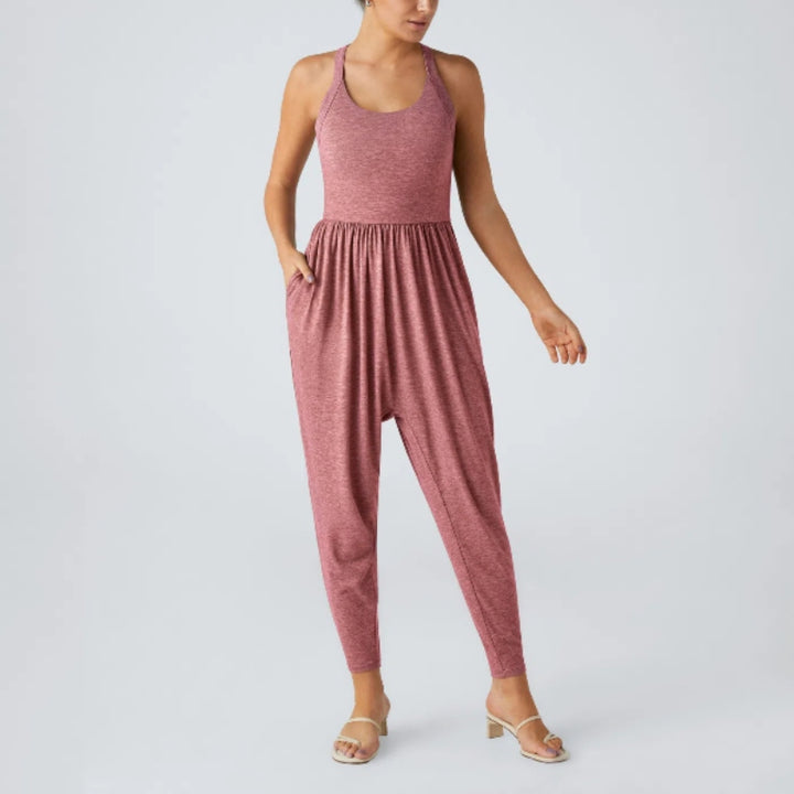 Backless halter-neck sleeveless jumpsuit